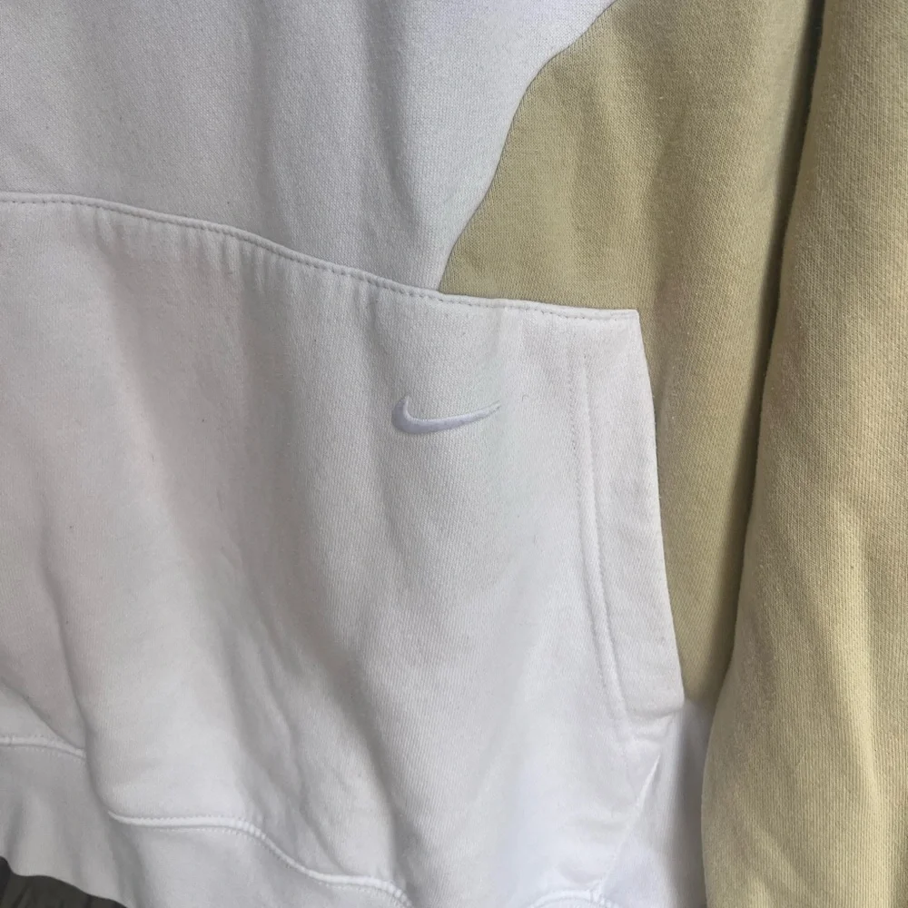 Nike men’s color clash pullover hoodie - medium - Picture 3 of 10